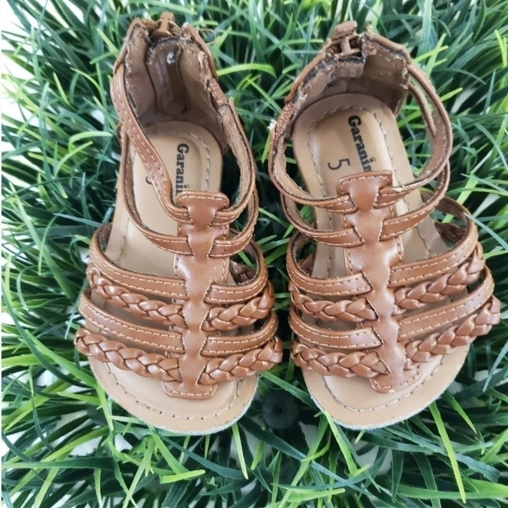Garanimals Kids Size 5 Tan gladiator sandals
